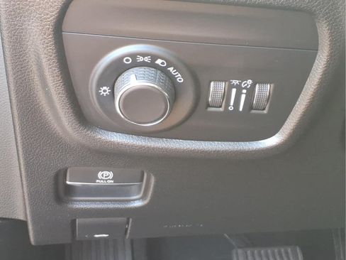 Used 2023 Jeep Grand Cherokee Altitude AWD/4WD image 20
