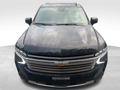 Used 2024 Chevrolet Suburban High Country image 13