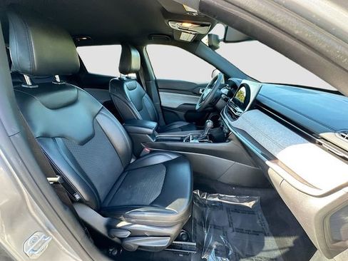 Used 2023 Jeep Compass Latitude image 26