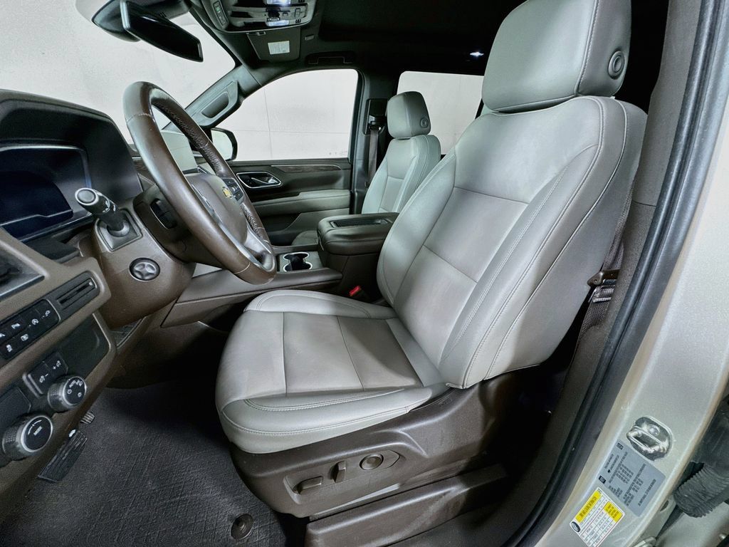 Used 2022 Chevrolet Tahoe LT w/ Luxury Package RWD image 26