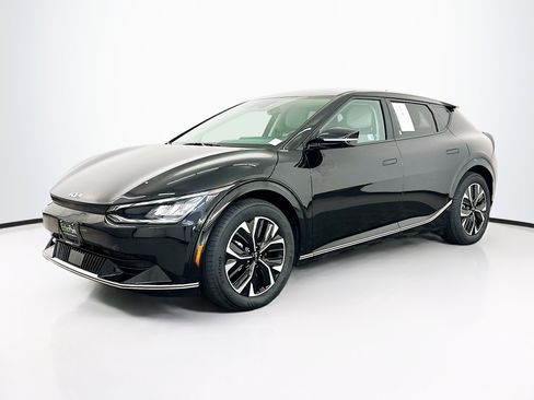 Used 2024 Kia EV6 Wind image 3