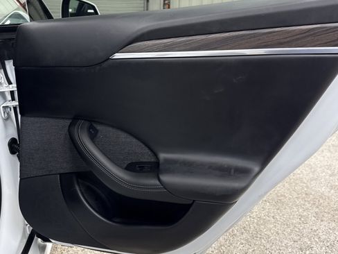 Used 2022 Tesla Model S Base image 34