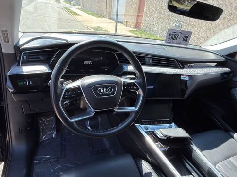 Used 2021 Audi e-tron Prestige w/ Prestige Package AWD/4WD image 23