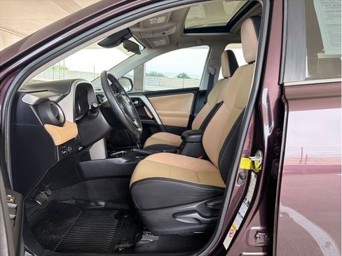 Used 2018 Toyota RAV4 XLE w/ Plus Extra Value Package AWD/4WD image 10