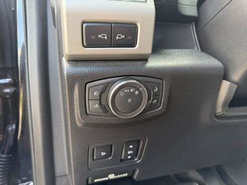 Used 2019 Ford F250 Lariat w/ Lariat Ultimate Package AWD/4WD image 22