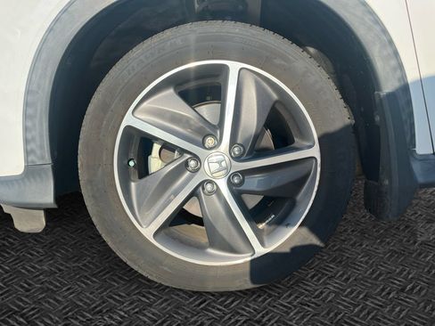 Used 2021 Honda HR-V EX-L image 10