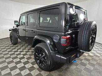 Used 2024 Jeep Wrangler Unlimited Sahara AWD/4WD video 4