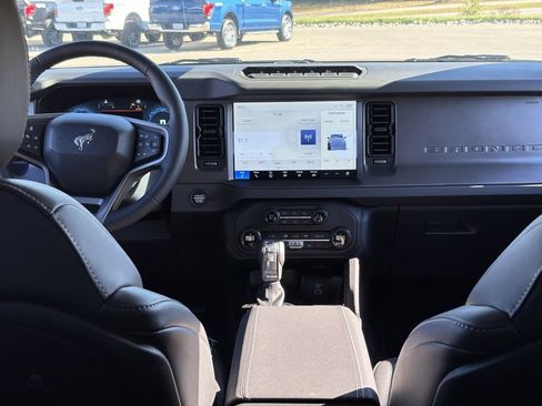 New 2025 Ford Bronco Badlands image 25