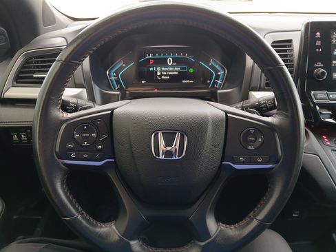 Used 2023 Honda Odyssey Sport image 9