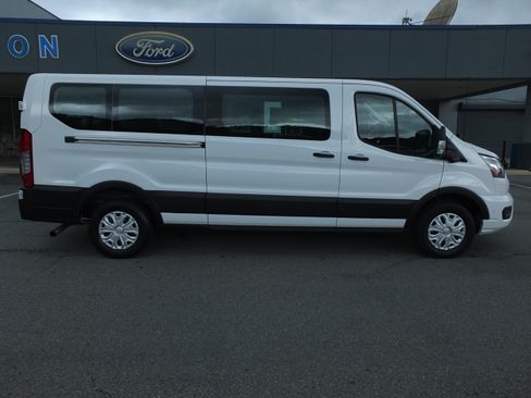 Used 2023 Ford Transit 350 XLT RWD image 2