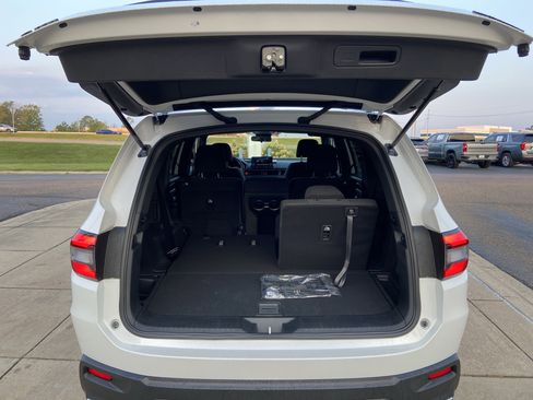 New 2025 Honda Pilot Sport image 30