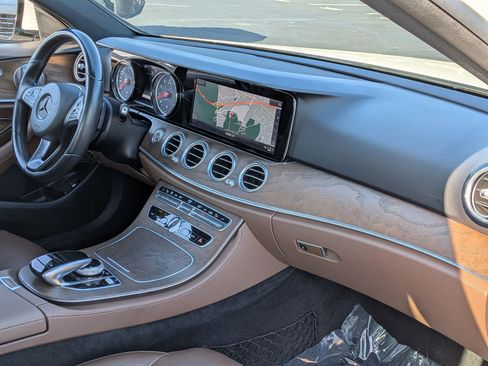 Used 2018 Mercedes-Benz E 400 E 400 image 36