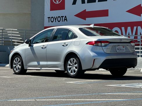 Used 2025 Toyota Corolla LE image 3