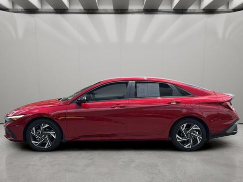 Certified 2025 Hyundai Elantra Sport FWD image 2
