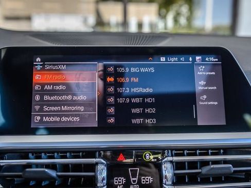 Used 2022 BMW 330i Sedan w/ M Sport Package RWD image 32