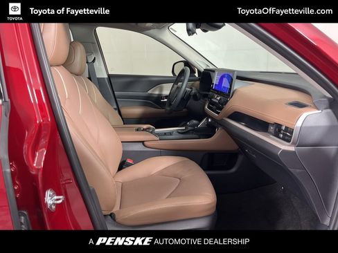 Certified 2026 Toyota Grand Highlander AWD image 7