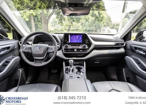 Used 2023 Toyota Highlander XLE AWD/4WD image 27