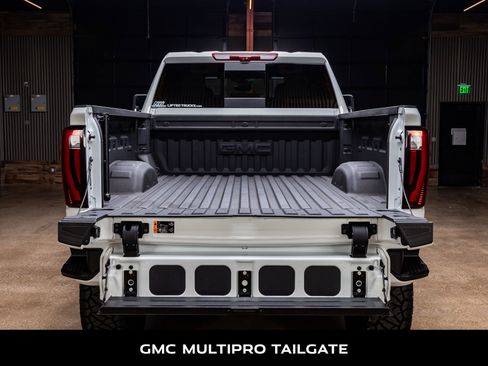 Used 2025 GMC Sierra 2500 Denali w/ Denali Reserve Package image 9