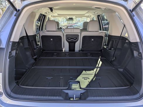 Used 2024 Honda Pilot Touring image 12