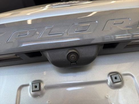 Certified 2023 Ford Explorer XLT w/ Equipment Group 202A AWD/4WD image 7