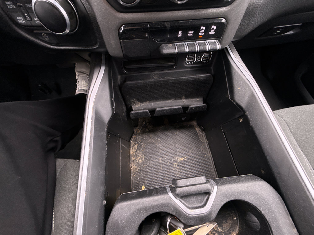 Used 2023 RAM 1500 4x4 Crew Cab image 31