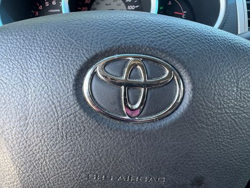 Used 2005 Toyota Tacoma PreRunner RWD image 17