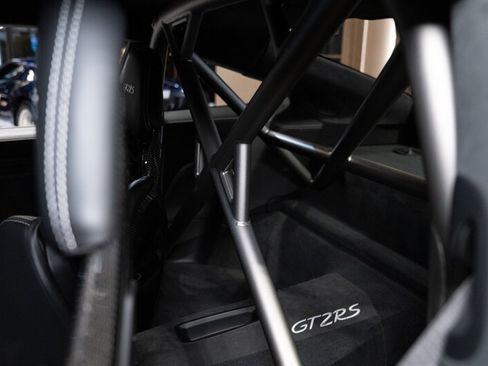 Used 2018 Porsche 911 GT2 RS RWD image 35