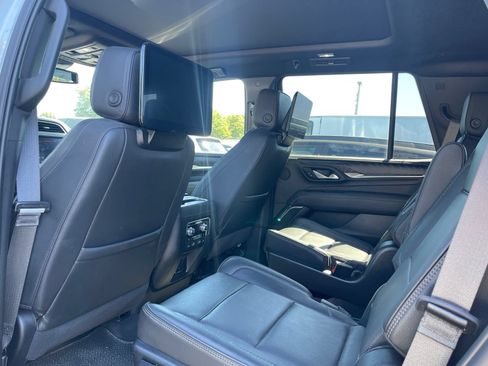 Used 2023 GMC Yukon Denali AWD/4WD image 4