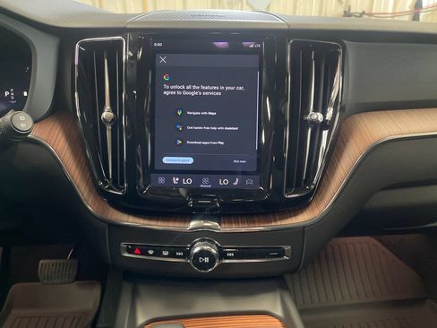 Used 2023 Volvo XC60 B5 Plus w/ Climate Package AWD/4WD image 19