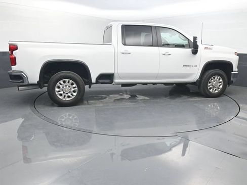 Used 2024 Chevrolet Silverado 2500 LT AWD/4WD image 31