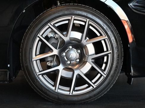 Used 2018 Dodge Charger R/T RWD image 9