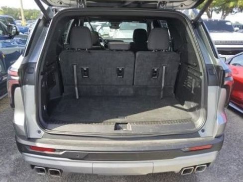 Used 2026 Chevrolet Traverse LT w/ Driver Confidence Package FWD image 4