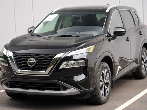 Used 2021 Nissan Rogue SV w/ Premium Package FWD image 43