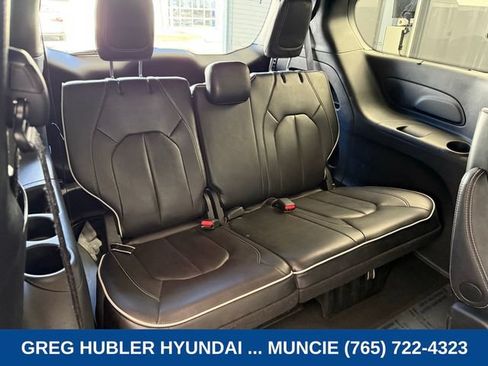 Used 2025 Chrysler Pacifica Limited FWD image 58