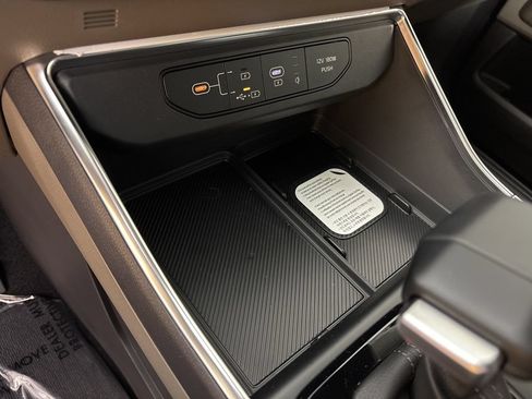 New 2026 Kia Carnival EX FWD image 31