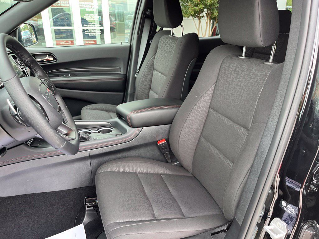 Used 2027 Dodge Durango GT w/ Blacktop Package AWD/4WD image 4