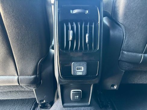 Used 2024 Jeep Compass Limited AWD/4WD image 9