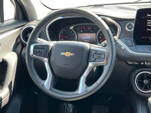 Used 2025 Chevrolet Blazer LT image 15