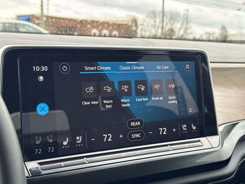 Used 2025 Volkswagen Atlas SE image 20