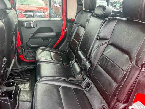 Used 2020 Jeep Gladiator Overland image 17