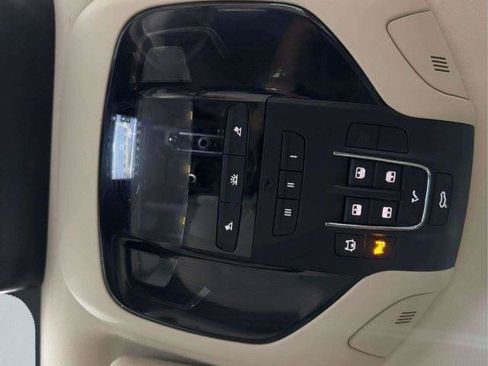 Used 2017 Maserati Levante S AWD/4WD image 29