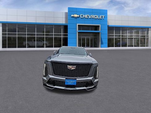 Used 2025 Cadillac Escalade V AWD/4WD image 8