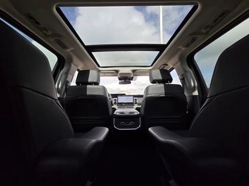 Used 2025 Ford Expedition Active RWD image 39