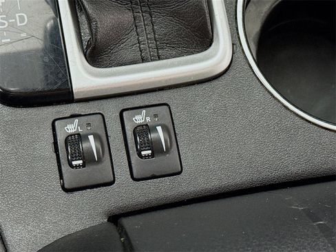 Used 2019 Toyota Highlander XLE image 14