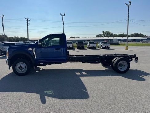 Used 2026 Ford F550 4x4 Regular Cab Super Duty image 2