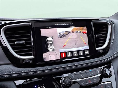 New 2026 Chrysler Pacifica Select image 25