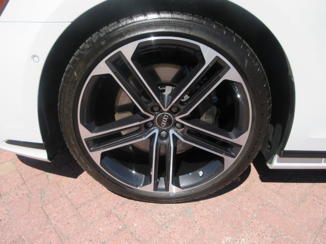 Used 2025 Audi A8 L 3.0T w/ EXECUTIVE PACKAGE w/ Executive Package AWD/4WD image 75