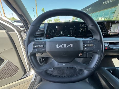 Certified 2026 Kia EV9 Light RWD image 25