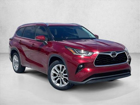 Used 2020 Toyota Highlander Limited FWD image 12
