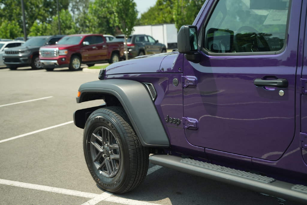 New 2026 Jeep Gladiator Sport AWD/4WD image 38